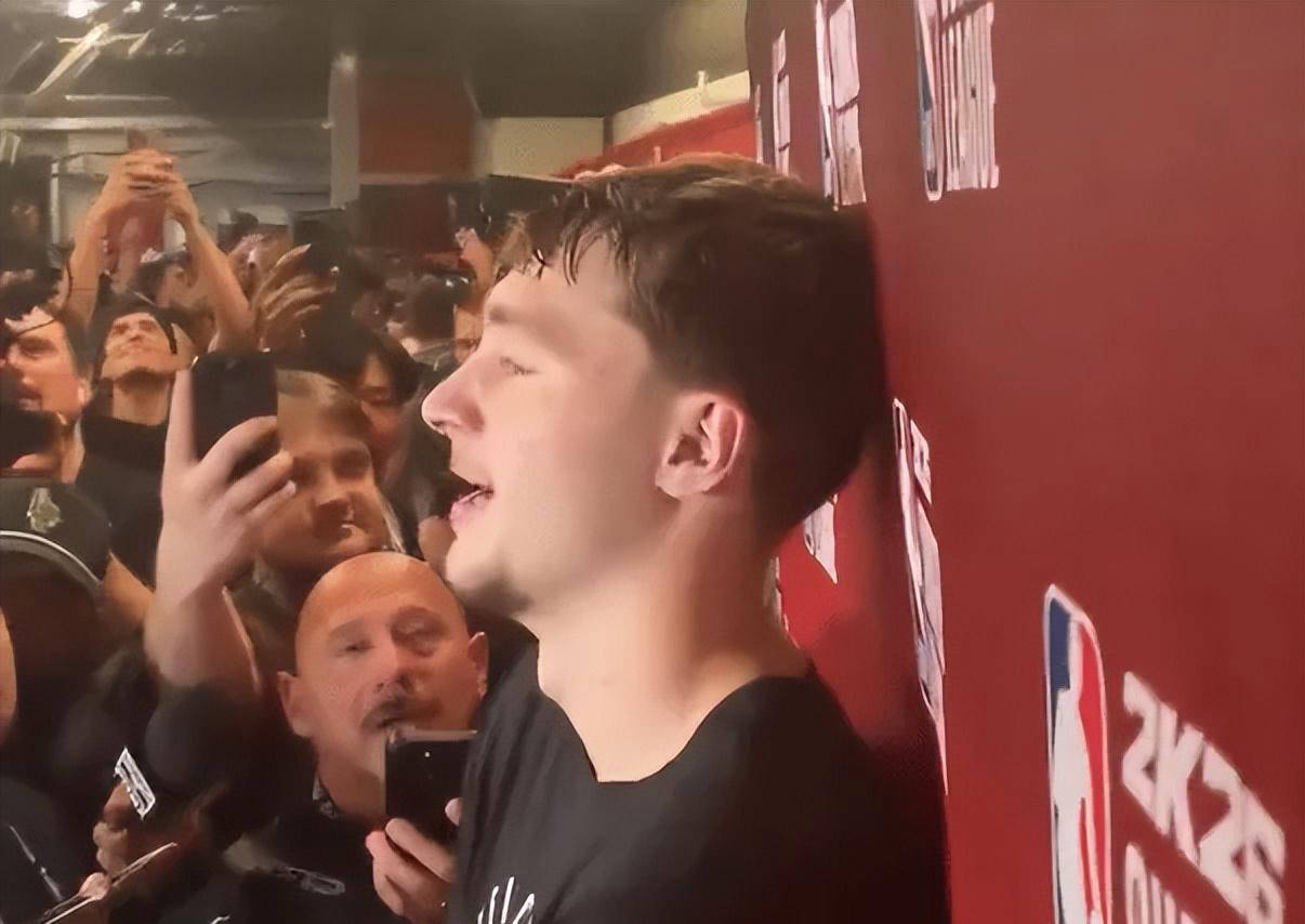 亚博体育官方网站-关于刷新纪录引发热议！，Ming在独行侠比赛中最后时刻胜出赛场气氛高涨的信息-亚博体育官方网站