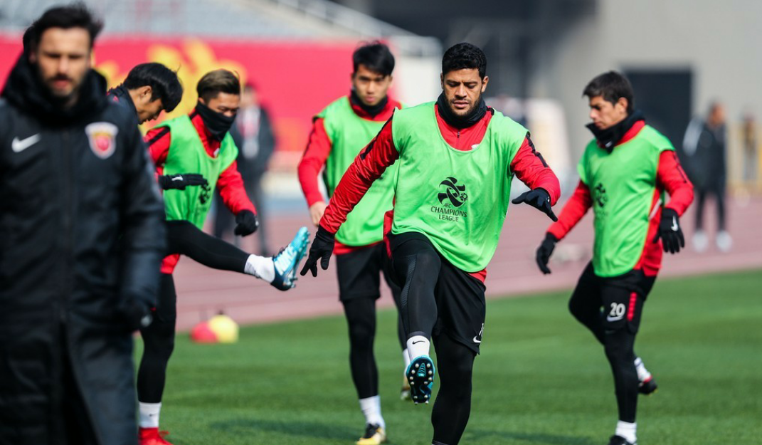 纽卡斯尔发布备战花絮；冲刺阶段临场应变；亚冠任务艰巨；阵容厚度经受考验的简单介绍